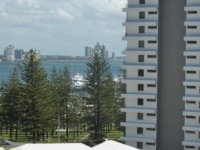 1 Lennie Avenue, Main Beach QLD 4217