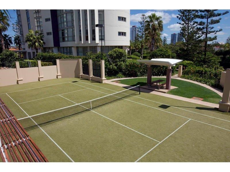 1 Lennie Avenue, Main Beach QLD 4217