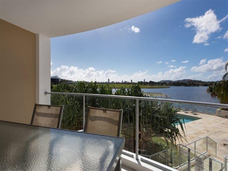255 Varsity Parade, Varsity Lakes QLD 4227
