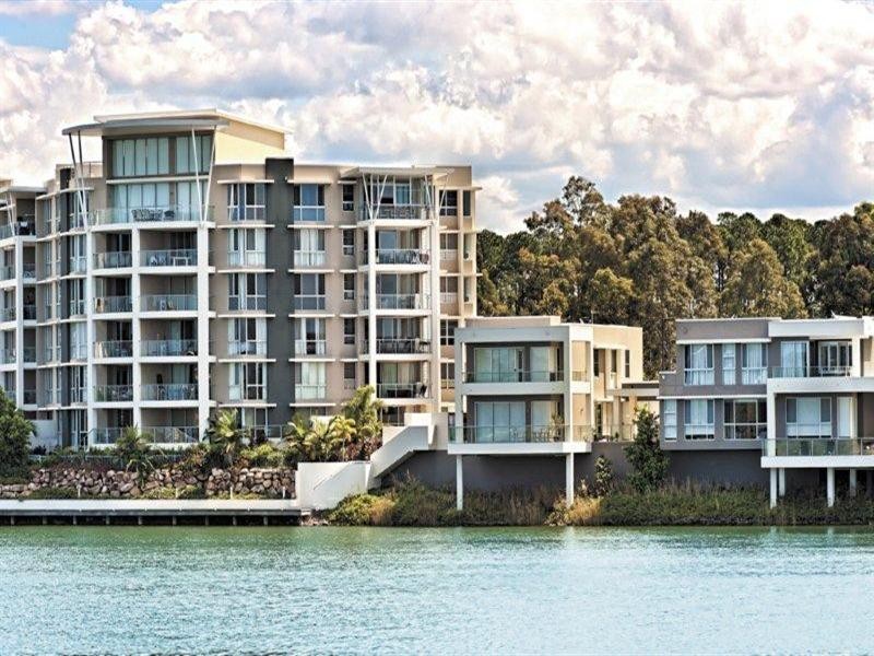 255 Varsity Parade, Varsity Lakes QLD 4227