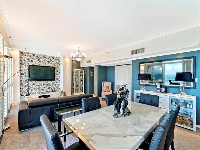 11 Hughes Avenue, Main Beach QLD 4217