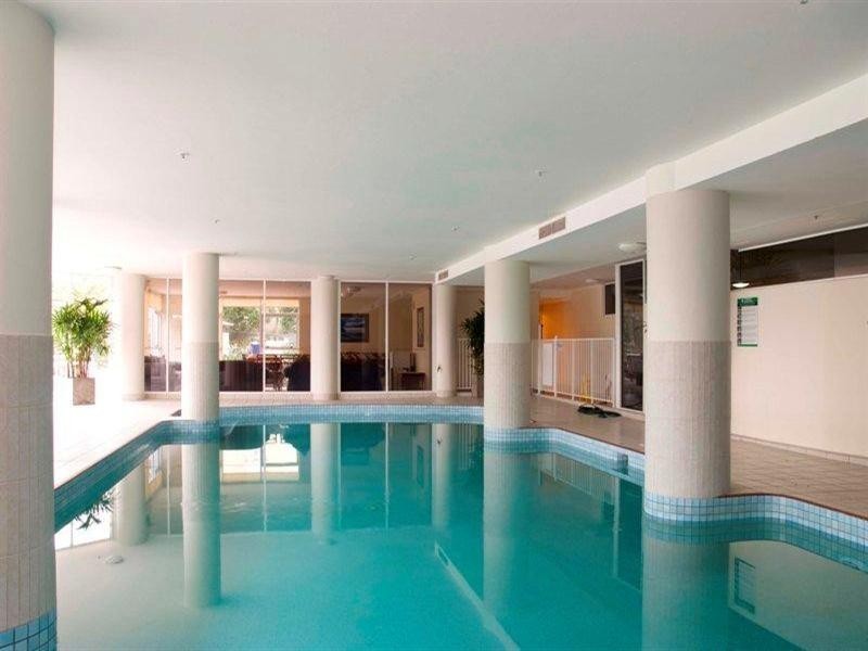 11 Hughes Avenue, Main Beach QLD 4217