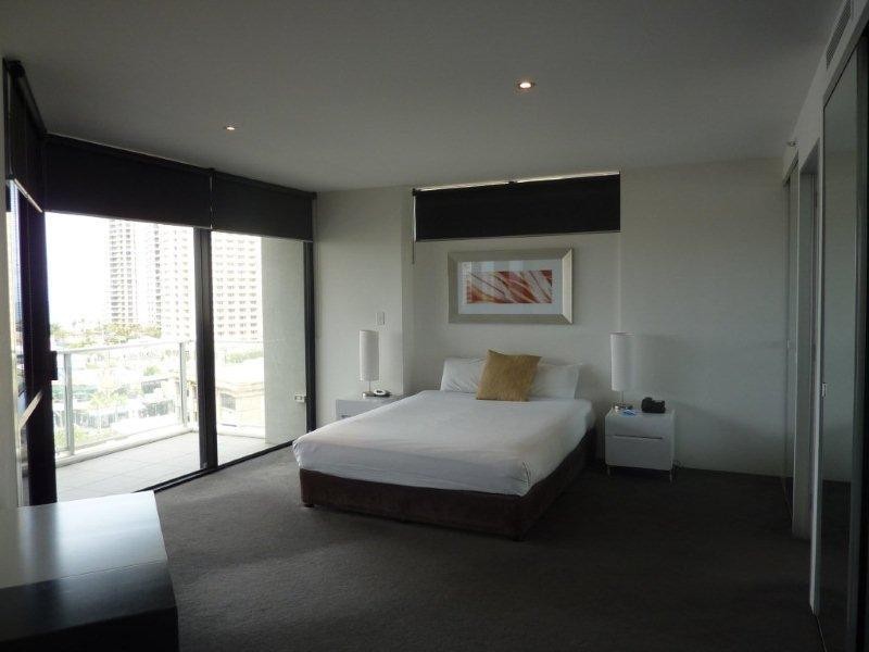 9 Ferny Avenue, Surfers Paradise QLD 4217