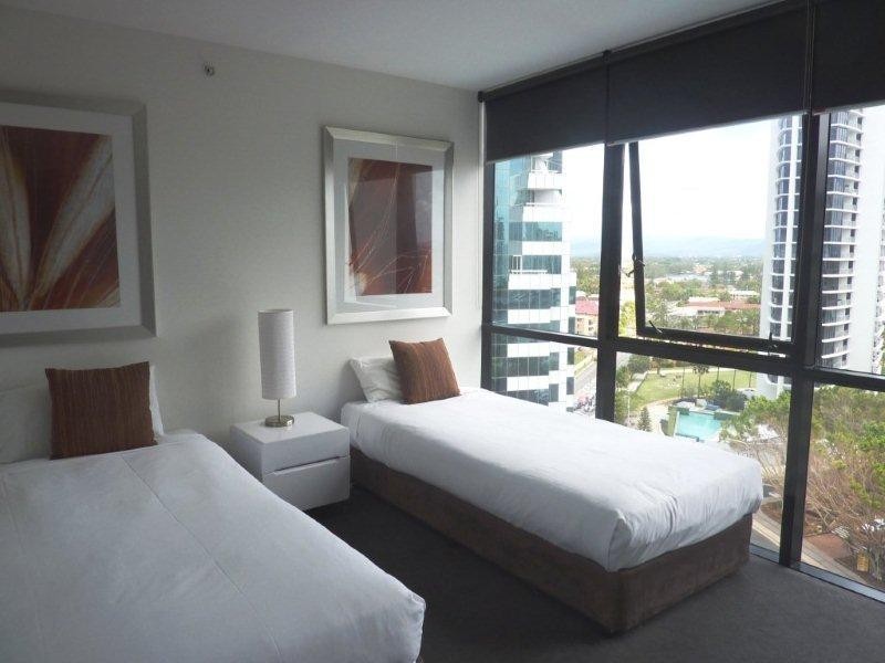 9 Ferny Avenue, Surfers Paradise QLD 4217