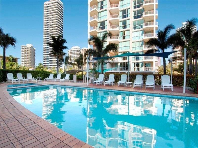 52 Pacific Street, Main Beach QLD 4217