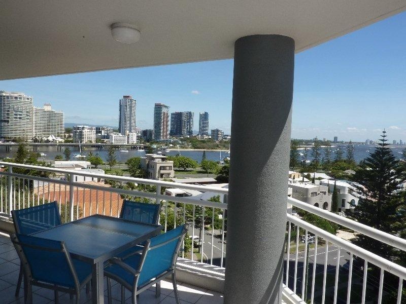 11 Hughes Avenue, Main Beach QLD 4217