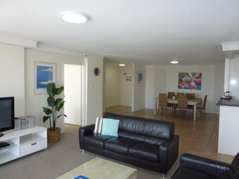 11 Hughes Avenue, Main Beach QLD 4217