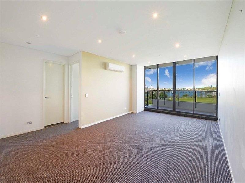 2 Aqua Street, Southport QLD 4215