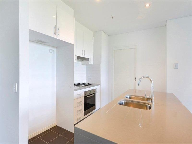 2 Aqua Street, Southport QLD 4215