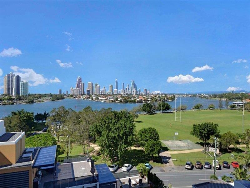 2 Aqua Street, Southport QLD 4215