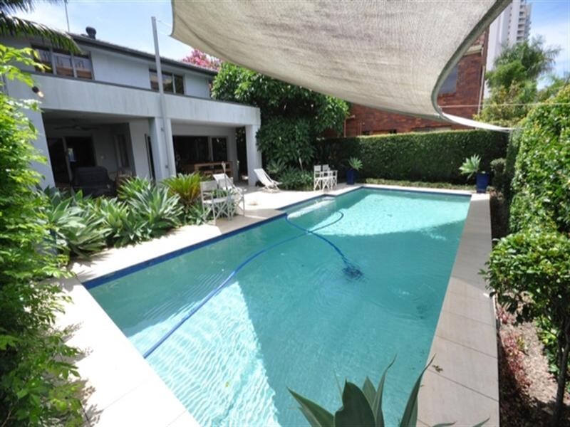 40 Cronin Avenue, Main Beach QLD 4217