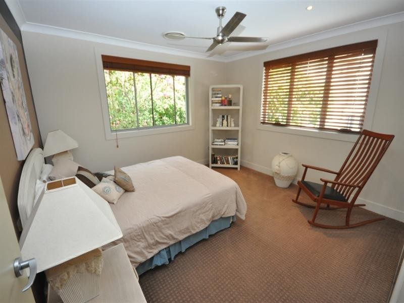 40 Cronin Avenue, Main Beach QLD 4217