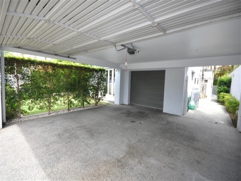 40 Cronin Avenue, Main Beach QLD 4217