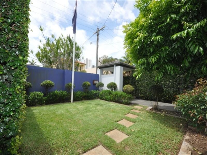 40 Cronin Avenue, Main Beach QLD 4217