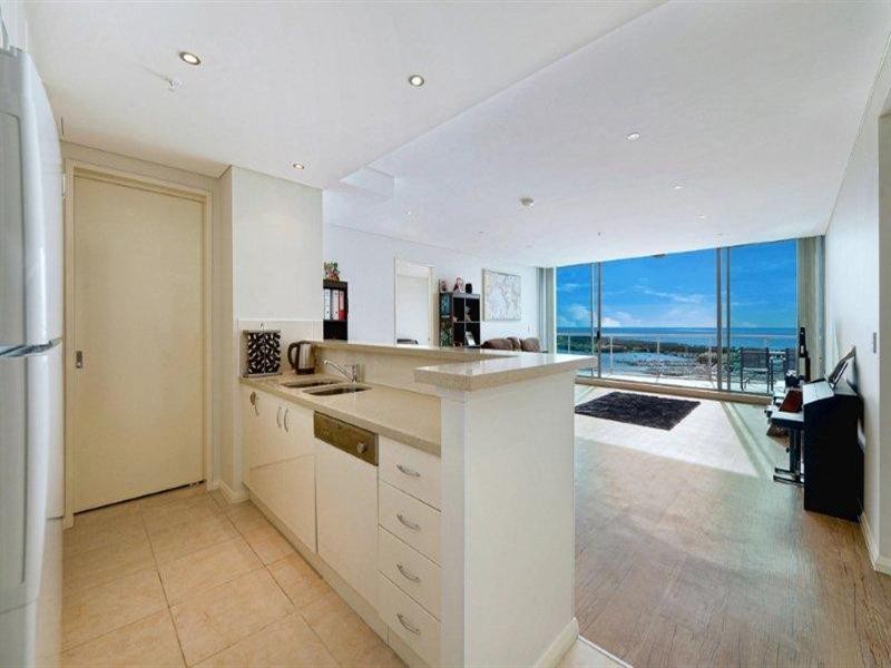 1 Como Crescent, Southport QLD 4215