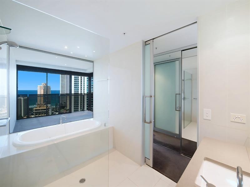 9 Ferny Avenue, Surfers Paradise QLD 4217