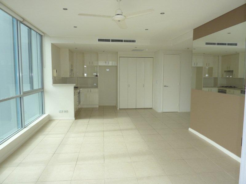 1 Como Crescent, Southport QLD 4215