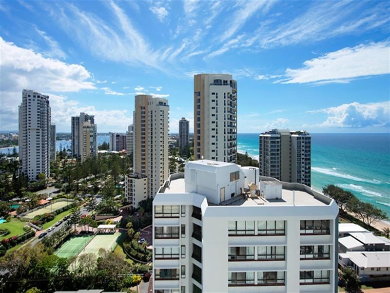 5 Woodroffe Avenue, Main Beach QLD 4217