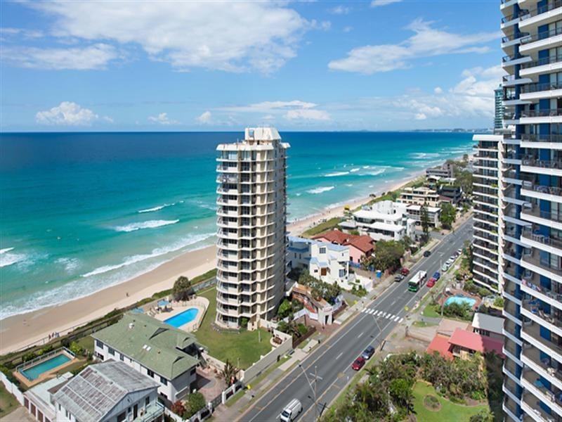 5 Woodroffe Avenue, Main Beach QLD 4217