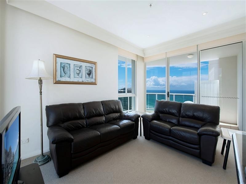 5 Woodroffe Avenue, Main Beach QLD 4217