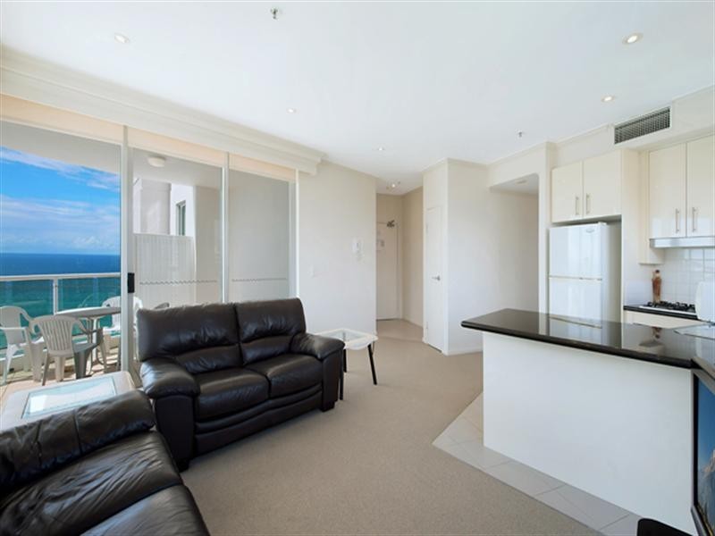 5 Woodroffe Avenue, Main Beach QLD 4217