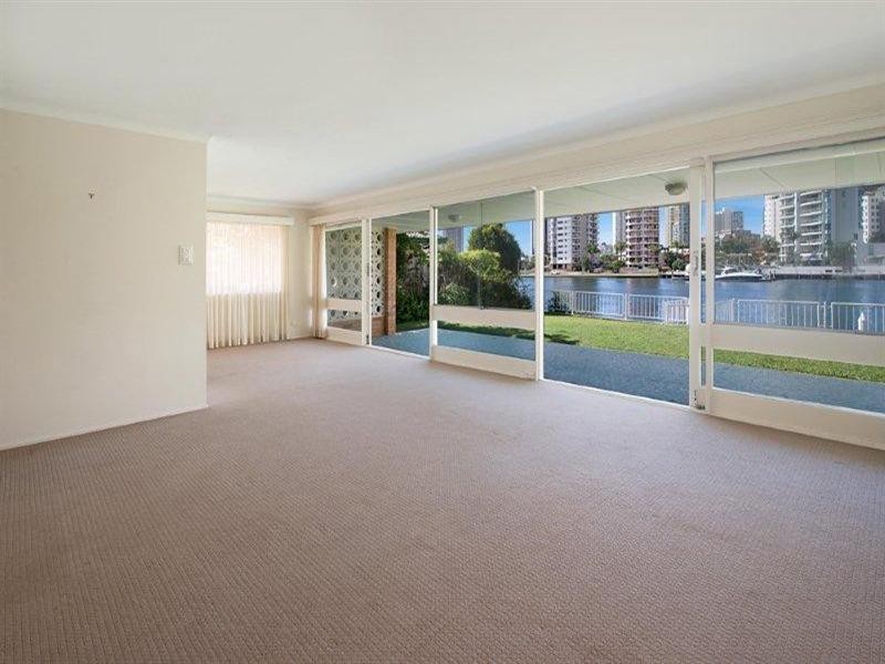 39 Stanhill Drive, Chevron Island QLD 4217