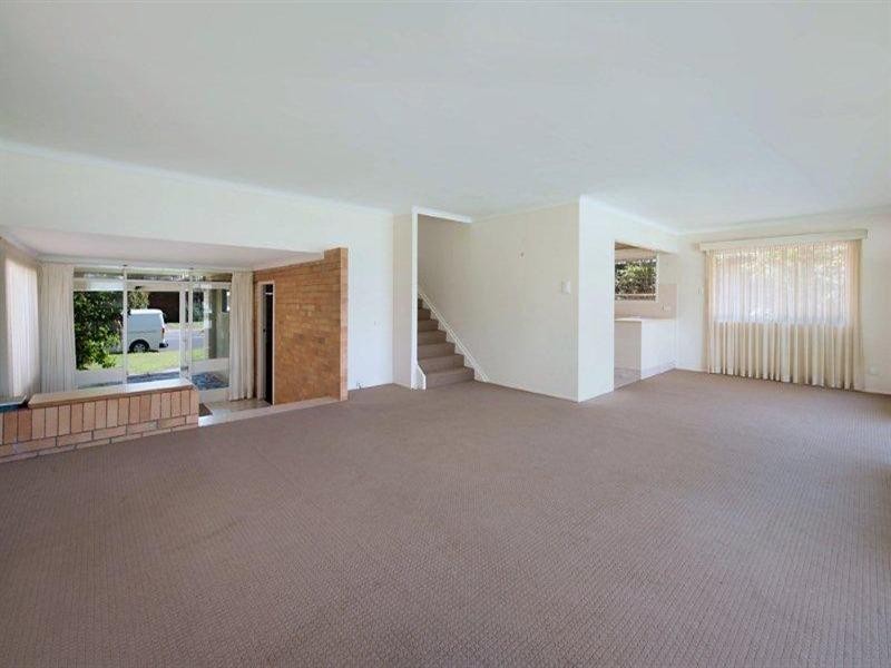 39 Stanhill Drive, Chevron Island QLD 4217