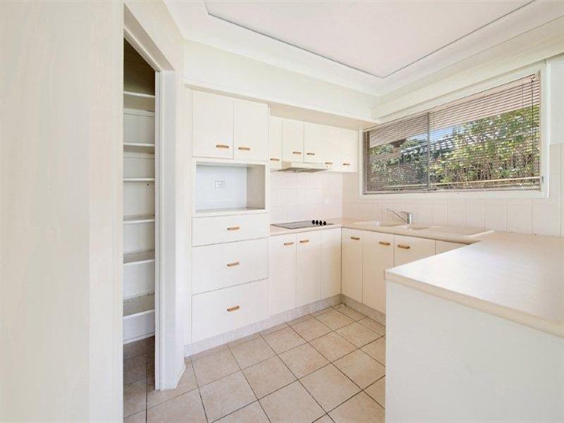 39 Stanhill Drive, Chevron Island QLD 4217