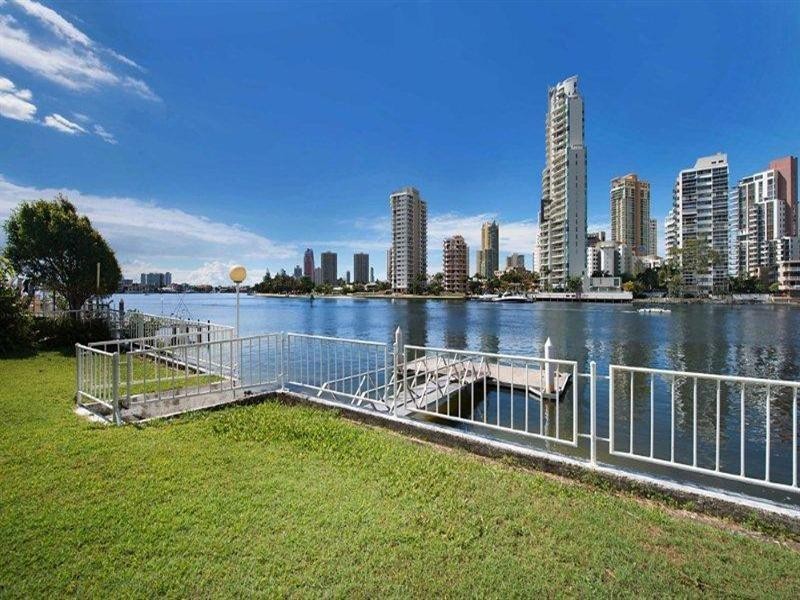 39 Stanhill Drive, Chevron Island QLD 4217