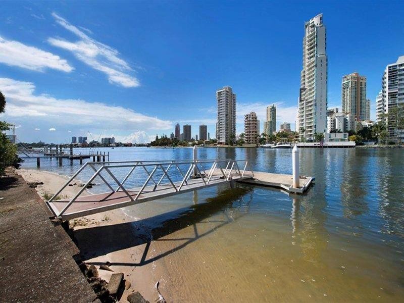 39 Stanhill Drive, Chevron Island QLD 4217