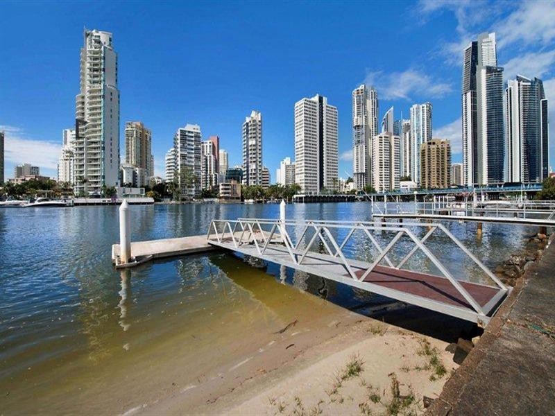 39 Stanhill Drive, Chevron Island QLD 4217