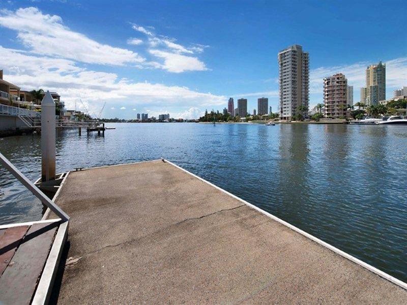 39 Stanhill Drive, Chevron Island QLD 4217