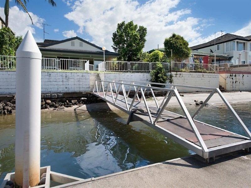 39 Stanhill Drive, Chevron Island QLD 4217