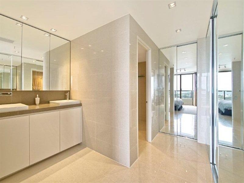 14 MacArthur Parade, Main Beach QLD 4217