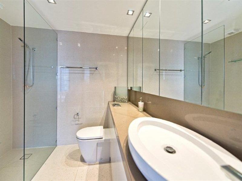 14 MacArthur Parade, Main Beach QLD 4217