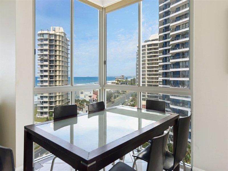 5 Woodroffe Avenue, Main Beach QLD 4217