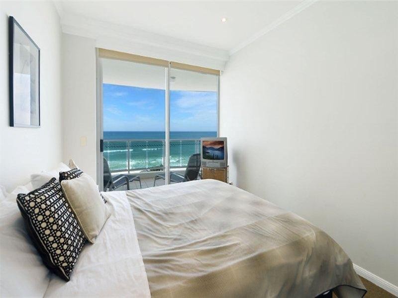 5 Woodroffe Avenue, Main Beach QLD 4217