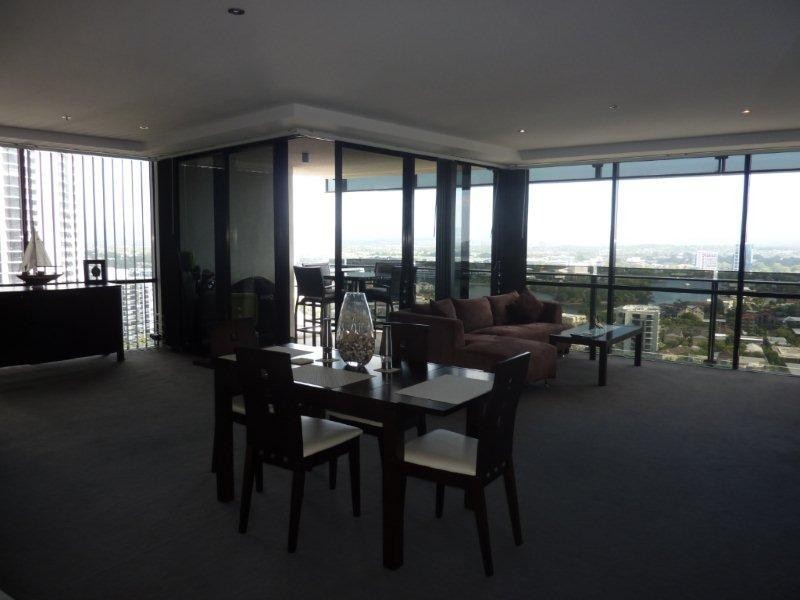 9 Ferny Avenue, Surfers Paradise QLD 4217
