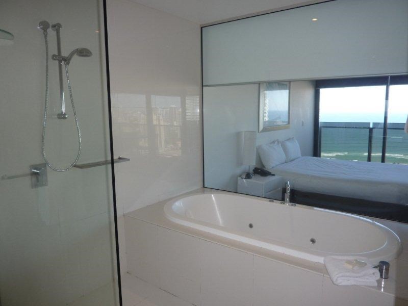 9 Ferny Avenue, Surfers Paradise QLD 4217