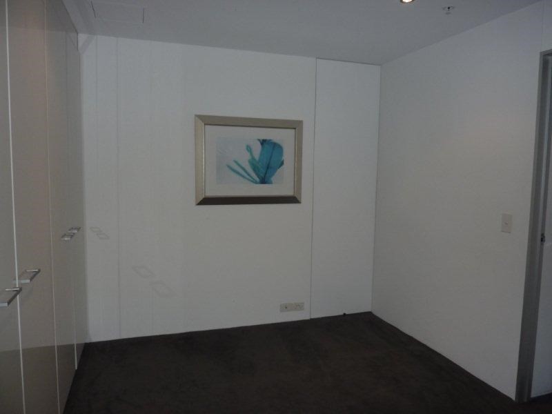 9 Ferny Avenue, Surfers Paradise QLD 4217