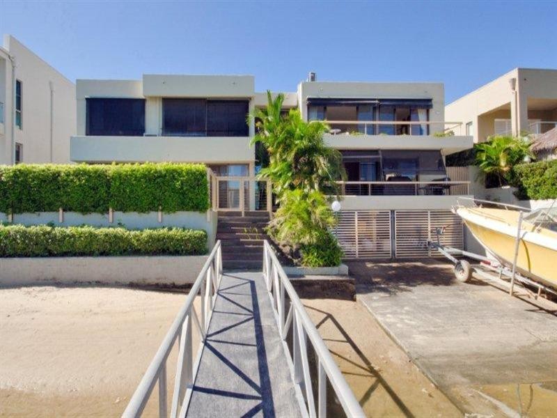 32 Buccaneer Court, Surfers Paradise QLD 4217