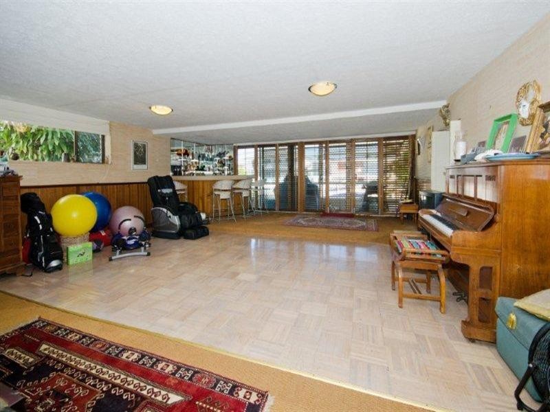 32 Buccaneer Court, Surfers Paradise QLD 4217