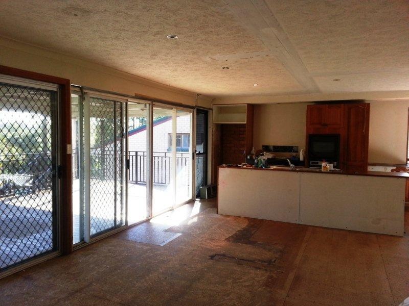 62 Binalong Drive, Ashmore QLD 4214