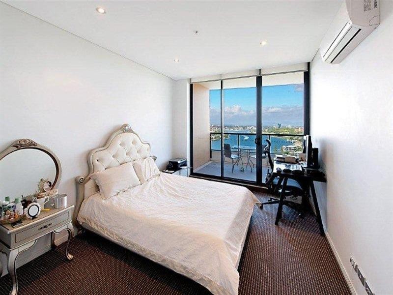 2 Aqua Street, Southport QLD 4215