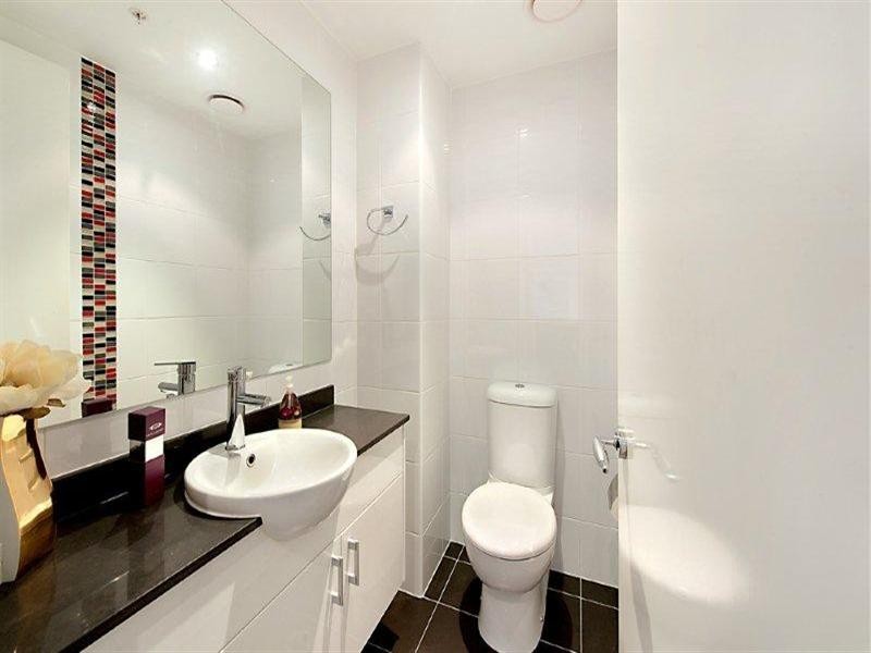 2 Aqua Street, Southport QLD 4215