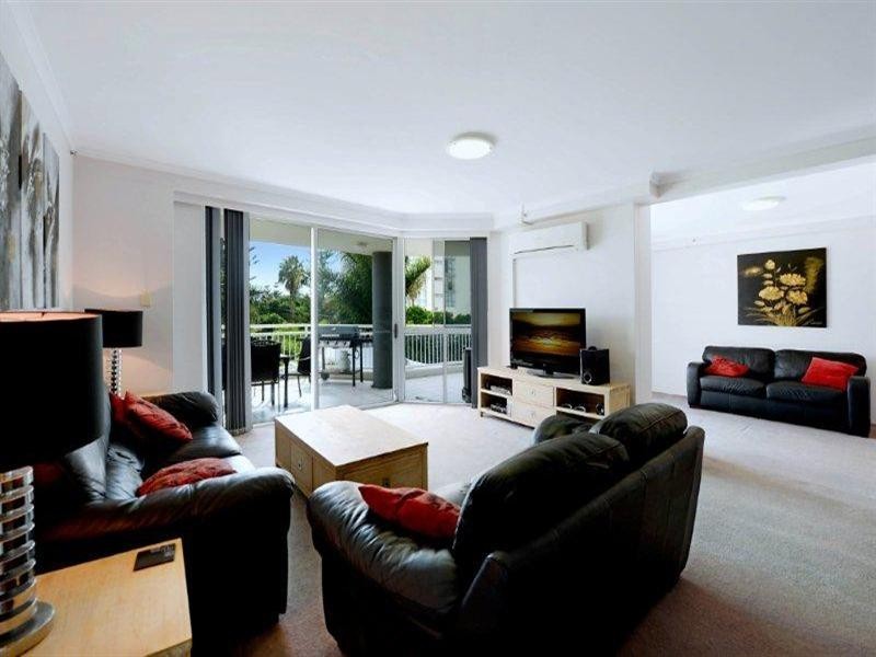 11 Hughes Avenue, Main Beach QLD 4217