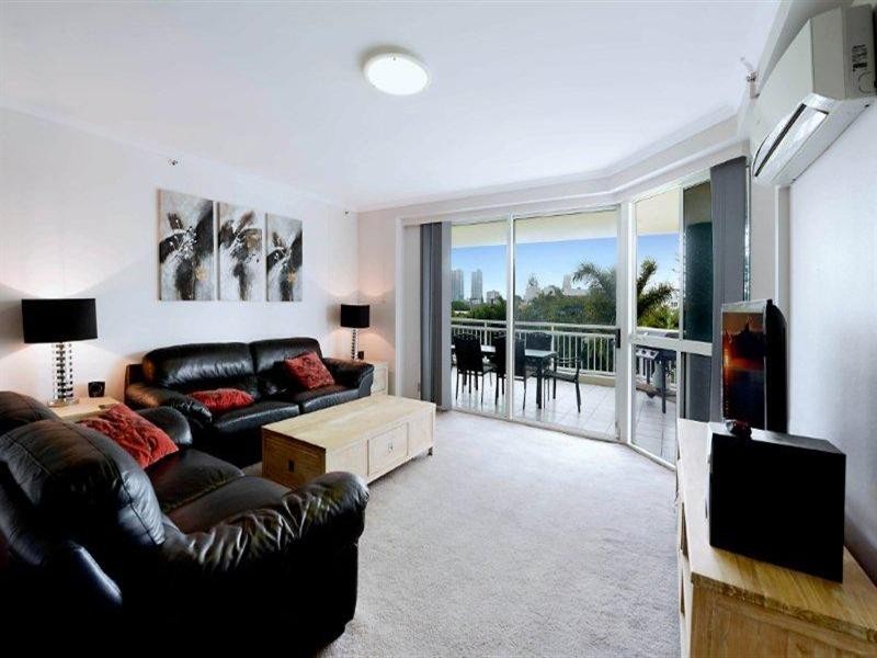 11 Hughes Avenue, Main Beach QLD 4217