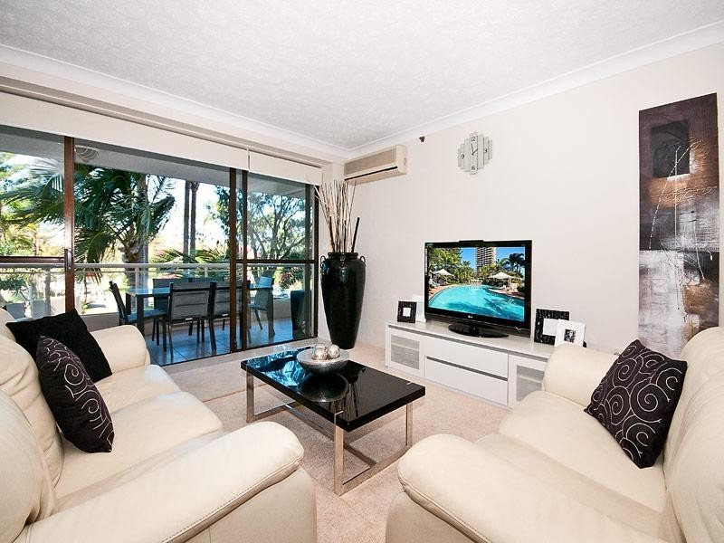 3 Cunningham Avenue, Main Beach QLD 4217