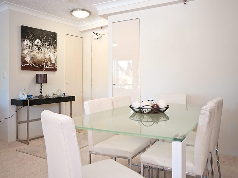 3 Cunningham Avenue, Main Beach QLD 4217