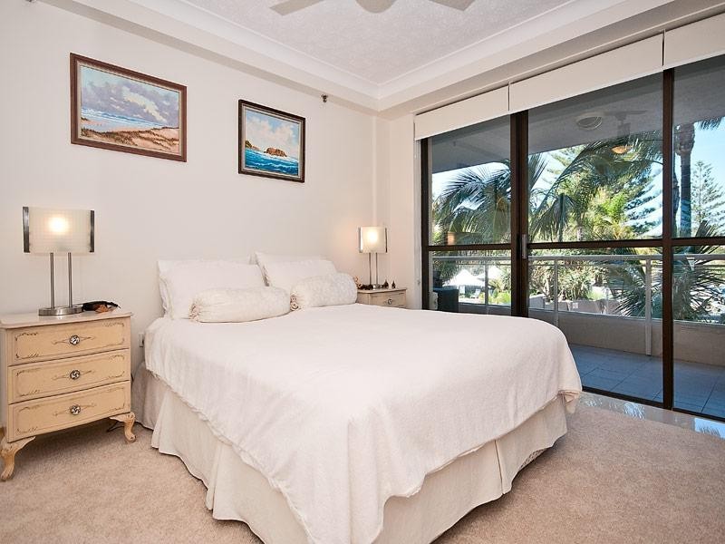 3 Cunningham Avenue, Main Beach QLD 4217